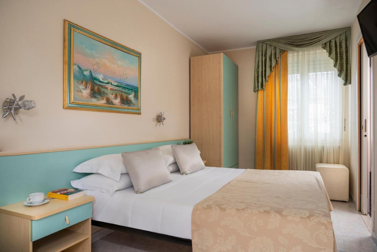 Albergo Ristorante Pozzi Белларія-Іджеа-Марина Екстер'єр фото